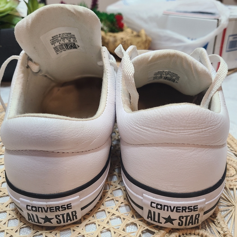 Converse White Low-Top Leather Sneakers - Picture 3 of 5